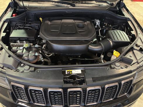 Used 2021 Jeep Grand Cherokee High Altitude AWD/4WD image 32