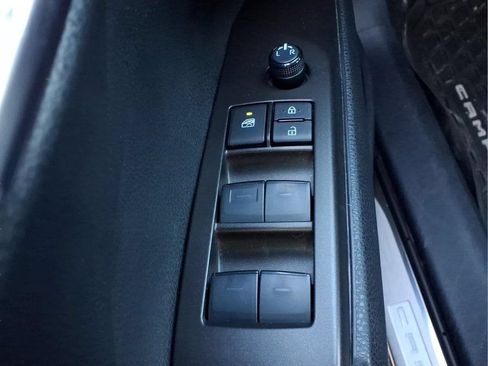 Used 2024 Toyota Camry SE FWD image 19