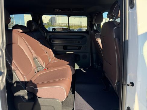 New 2025 Volkswagen ID. Buzz Pro S image 22