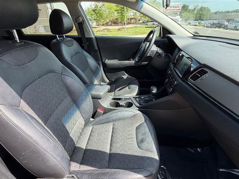 Used 2017 Kia Niro FWD image 20