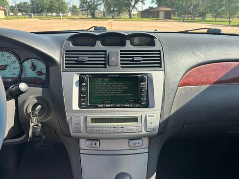 Used 2006 Toyota Solara SE image 26