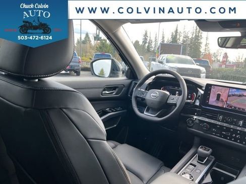 New 2026 Nissan Pathfinder SL image 24