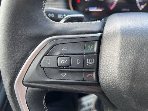Certified 2025 Jeep Grand Cherokee Altitude AWD/4WD image 22