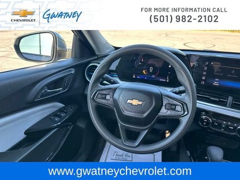 Used 2026 Chevrolet Trax LT FWD image 23