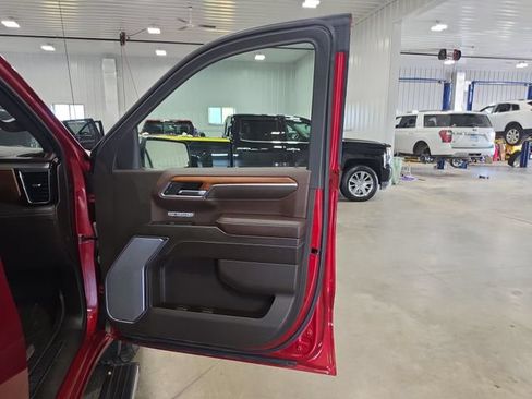Used 2023 GMC Sierra 1500 Denali w/ Denali Reserve Package AWD/4WD image 32