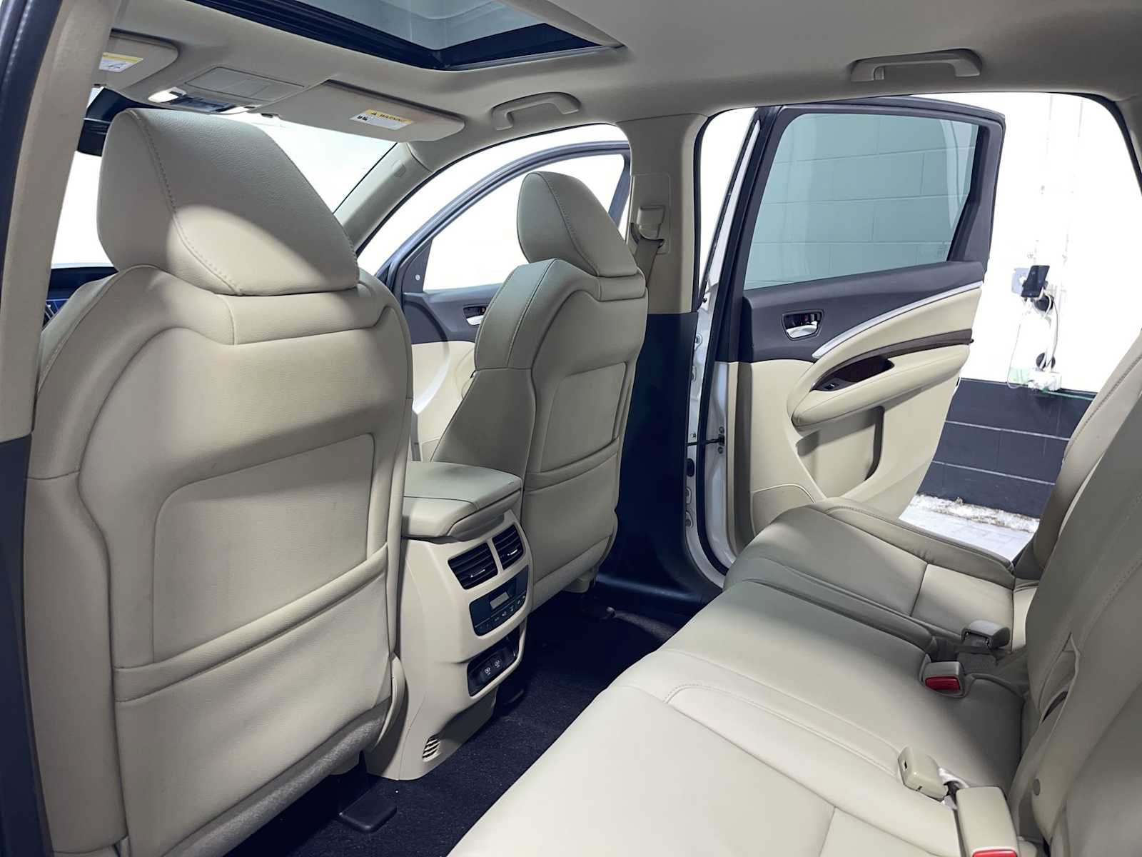 Used 2019 Acura MDX SH-AWD image 12