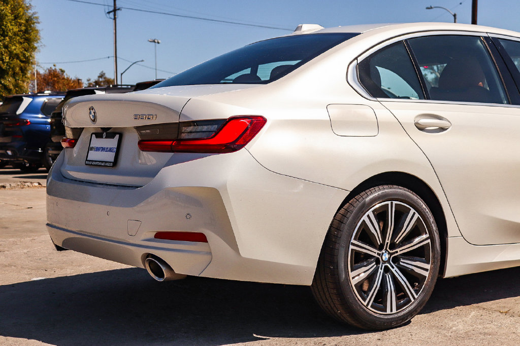 Used 2025 BMW 330i xDrive Sedan AWD/4WD image 11