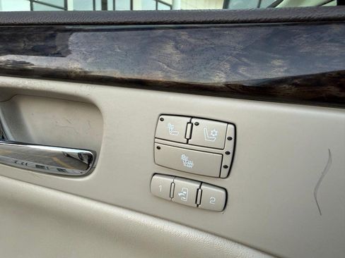 Used 2010 Cadillac DTS Luxury image 19