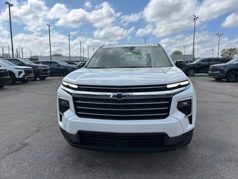 New 2026 Chevrolet Traverse LT w/ Sun and Wheel Package FWD image 8