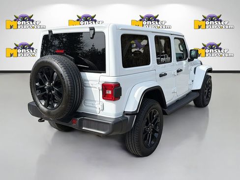 Used 2025 Jeep Wrangler Unlimited Sahara AWD/4WD image 5