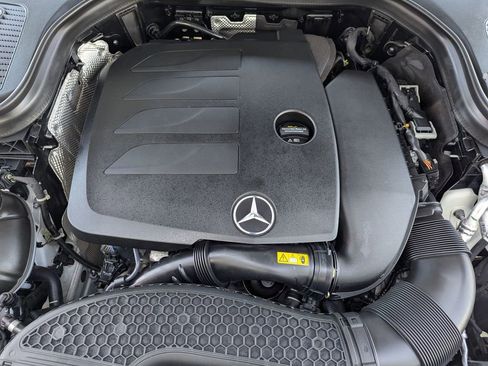 Used 2021 Mercedes-Benz GLC 300 image 9