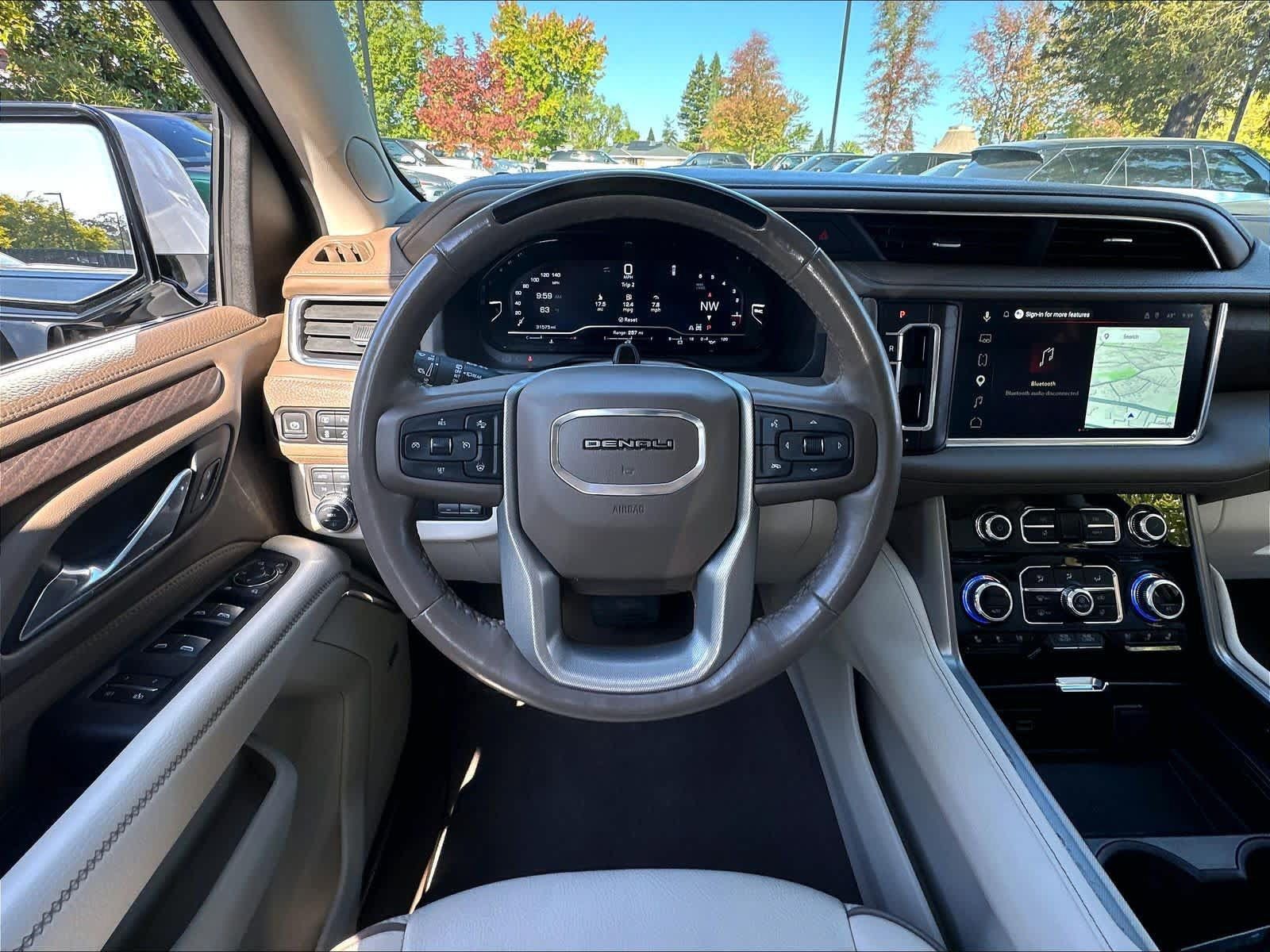 Used 2024 GMC Yukon Denali w/ Advanced Technology Package AWD/4WD image 5