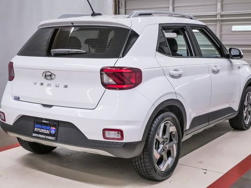Certified 2024 Hyundai Venue SEL FWD image 6