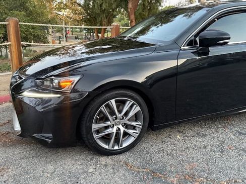 Used 2018 Lexus IS 300 w/ Accessory Package image 33