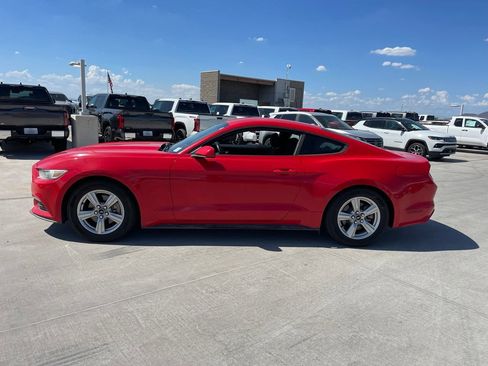 Used 2016 Ford Mustang Coupe RWD image 6
