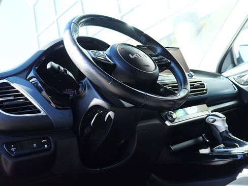 Used 2023 Kia Seltos S w/ Navigation Package image 40