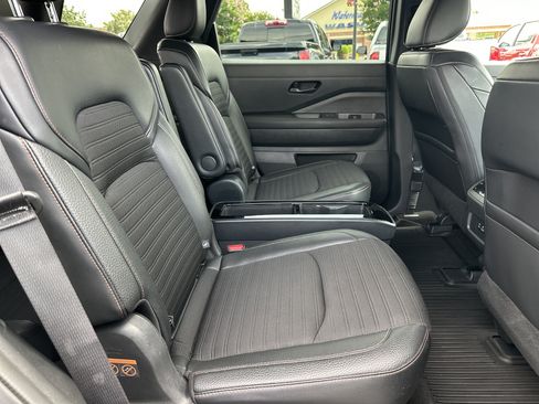 Used 2024 Nissan Pathfinder Rock Creek AWD/4WD image 16