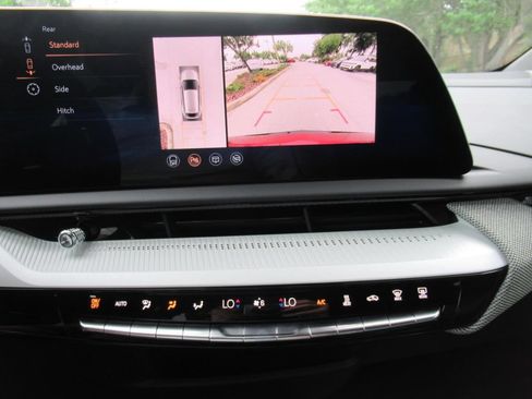 Certified 2025 Cadillac Optiq Sport 2 w/ LPO, Floor Liner Package AWD/4WD image 29