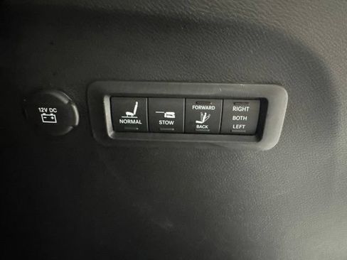 Used 2022 Chrysler Pacifica Pinnacle AWD/4WD image 14