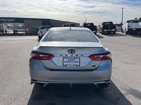 Used 2022 Toyota Camry SE image 12
