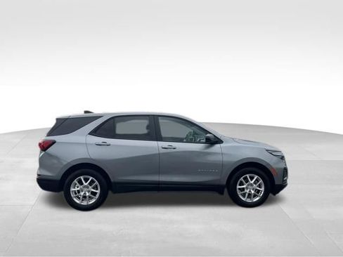 Used 2024 Chevrolet Equinox LS w/ LS Convenience Package FWD image 6