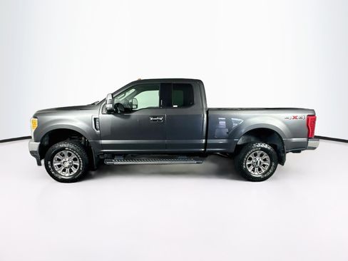 Used 2017 Ford F250 XLT w/ XLT Premium Package AWD/4WD image 4