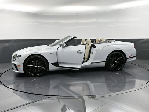 Used 2024 Bentley Continental GT AWD/4WD image 42