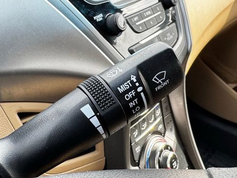 Used 2013 Hyundai Elantra GLS w/ Preferred Pkg image 27