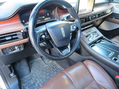 Used 2022 Lincoln Aviator Reserve w/ Equipment Group 201A AWD/4WD image 10
