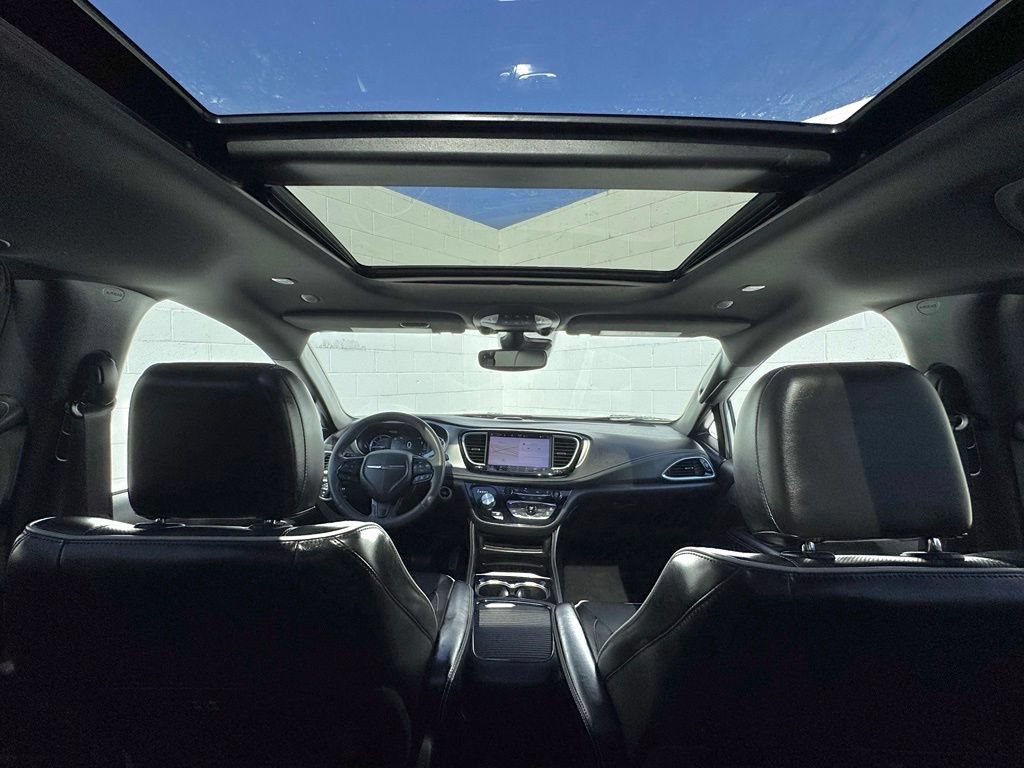Used 2022 Chrysler Pacifica Limited w/ S Appearance Package FWD image 4