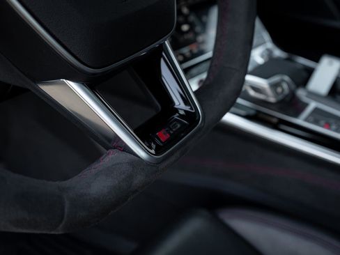 Certified 2024 Audi RS 6 performance AWD/4WD image 27