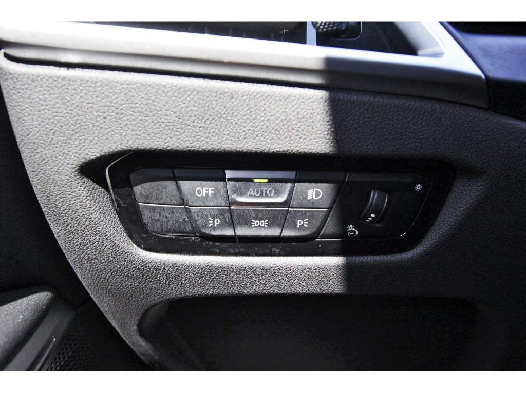 Used 2025 BMW 330i Sedan RWD image 19
