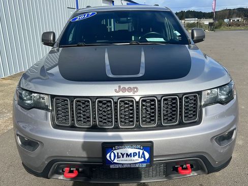 Used 2017 Jeep Grand Cherokee Trailhawk image 2