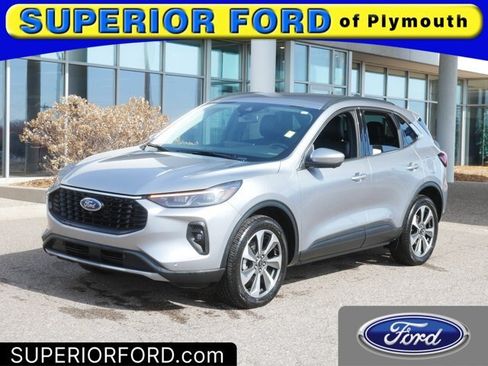 Certified 2024 Ford Escape Platinum AWD/4WD image 1