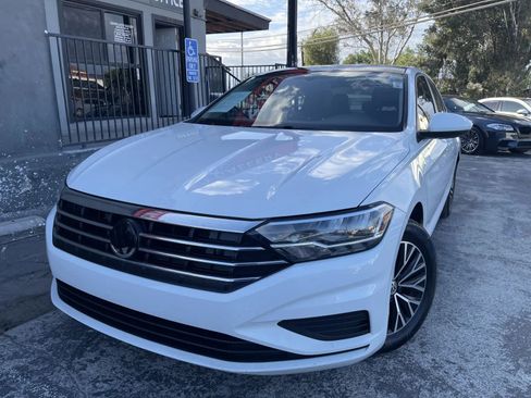 Used 2019 Volkswagen Jetta SE FWD image 1