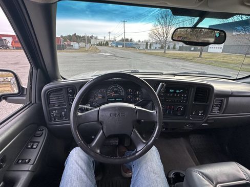 Used 2007 GMC Sierra 2500 SLE w/ Snow Plow Prep Package AWD/4WD image 20