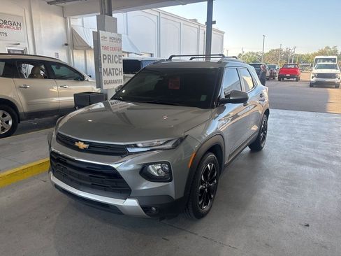 Used 2023 Chevrolet TrailBlazer LT image 3