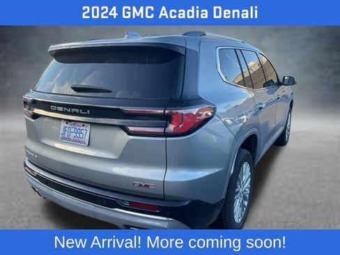 Used 2024 GMC Acadia Denali image 3