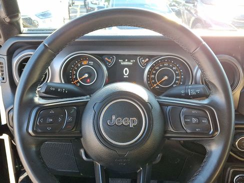 Used 2022 Jeep Wrangler Unlimited Sport image 18