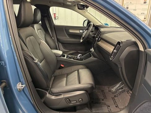 Certified 2023 Volvo XC40 B5 Plus w/ Driver Assist Package image 19