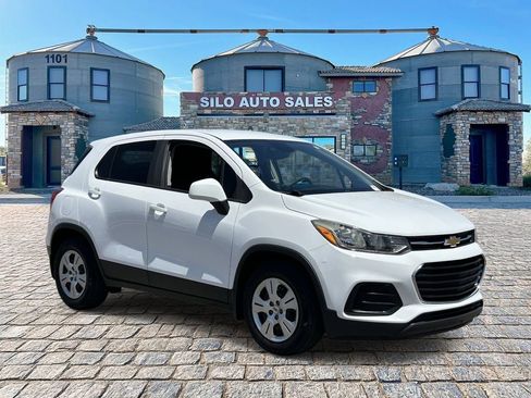 Used 2019 Chevrolet Trax LS w/ LPO, Protection Package FWD image 7
