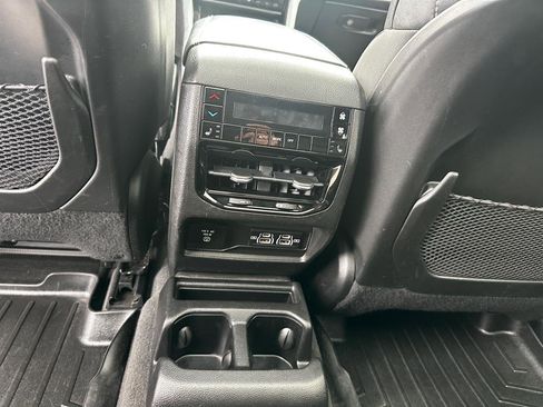 Used 2022 Jeep Grand Cherokee L Limited AWD/4WD image 23