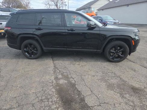 Certified 2023 Jeep Grand Cherokee L Laredo image 2