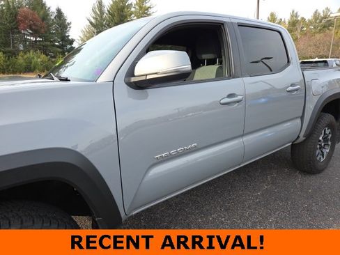 Used 2021 Toyota Tacoma TRD Off-Road image 32