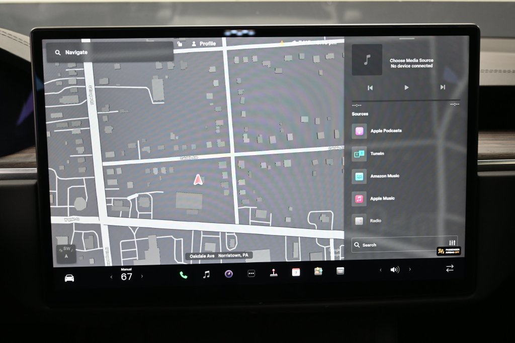 Used 2024 Tesla Model X AWD/4WD image 22