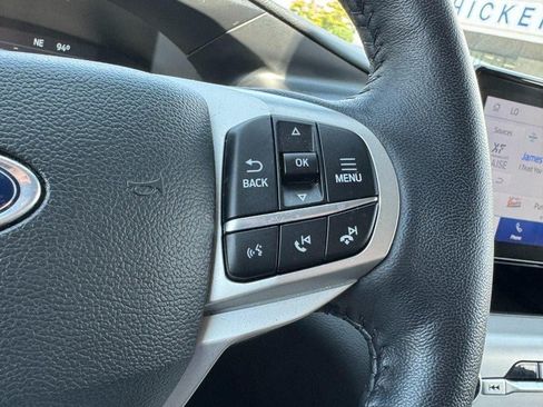 Used 2023 Ford Explorer XLT w/ Equipment Group 202A AWD/4WD image 18