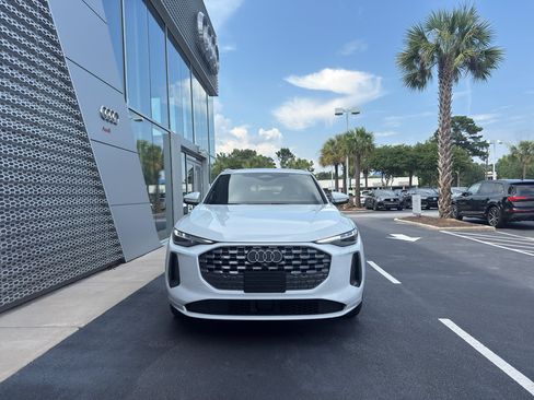 Certified 2025 Audi Q5 Prestige AWD/4WD image 2
