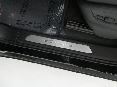 Certified 2025 Porsche Cayenne Coupe image 22