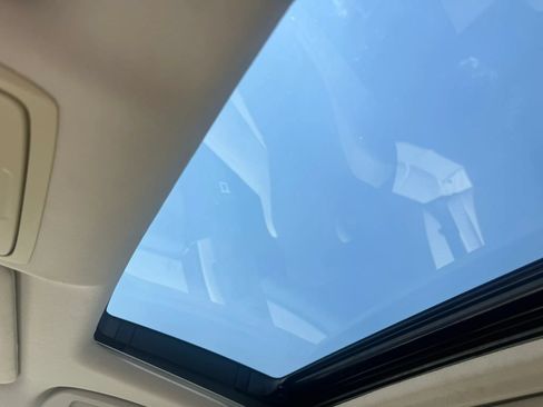 Used 2018 Honda Accord Touring image 18