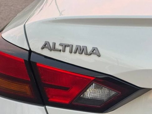 Used 2023 Nissan Altima 2.5 SR w/ SR Premium Package AWD/4WD image 7